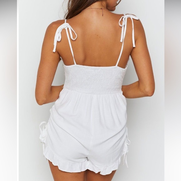 🦋HOST PICK 🦋NWT WHITE LINEN PLAYSUIT 🤍 - Picture 2 of 12